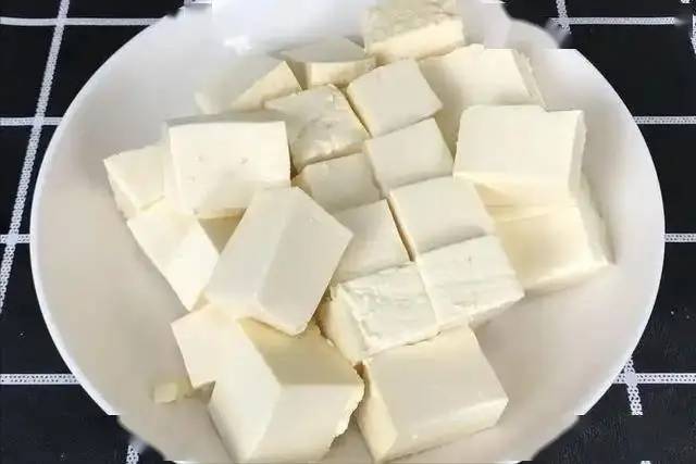 Protein quan trọng như thế nào đối với người cao tuổi? Sau 55 tuổi, nên ăn nhiều hơn 3 loại thực phẩm giàu protein này- Ảnh 5. Protein quan trọng như thế nào đối với người cao tuổi? Sau 55 tuổi, nên ăn nhiều hơn 3 loại thực phẩm giàu protein này- Ảnh 5.