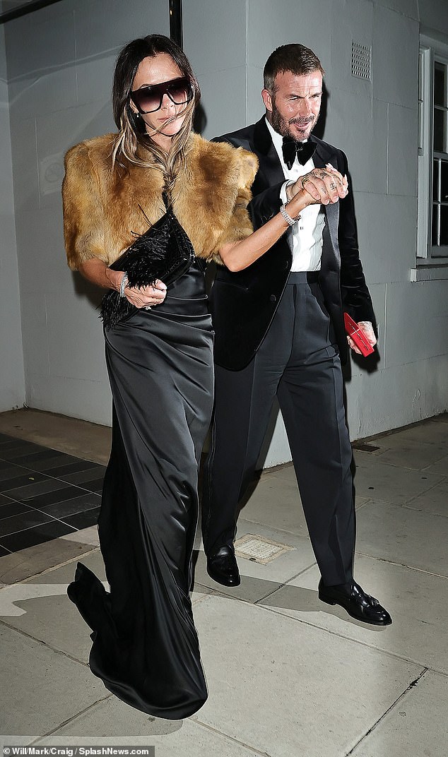 Nhà Beckham tưng bừng "trẩy hội" tới 1h sáng cùng dàn sao showbiz ăn mừng David được phong Hiệp sĩ- Ảnh 1.