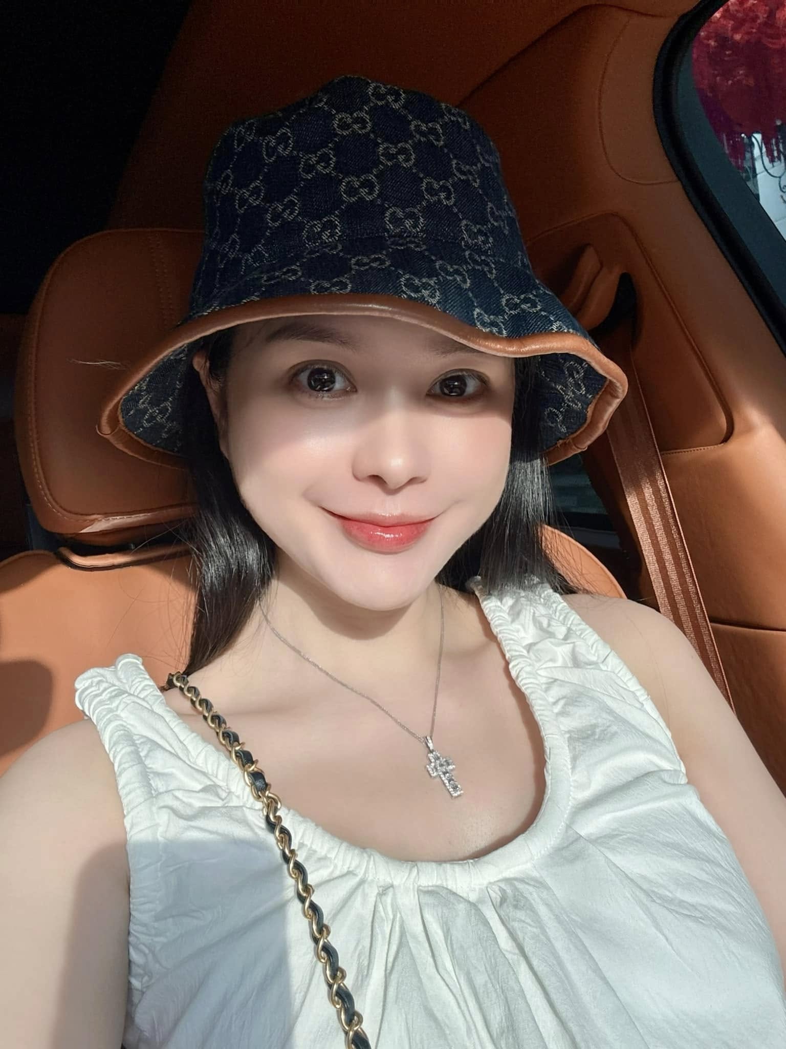 Đoàn Di Băng đang làm gì giữa lúc chồng bị bắt?- Ảnh 4. Đoàn Di Băng đang làm gì giữa lúc chồng bị bắt?- Ảnh 4.