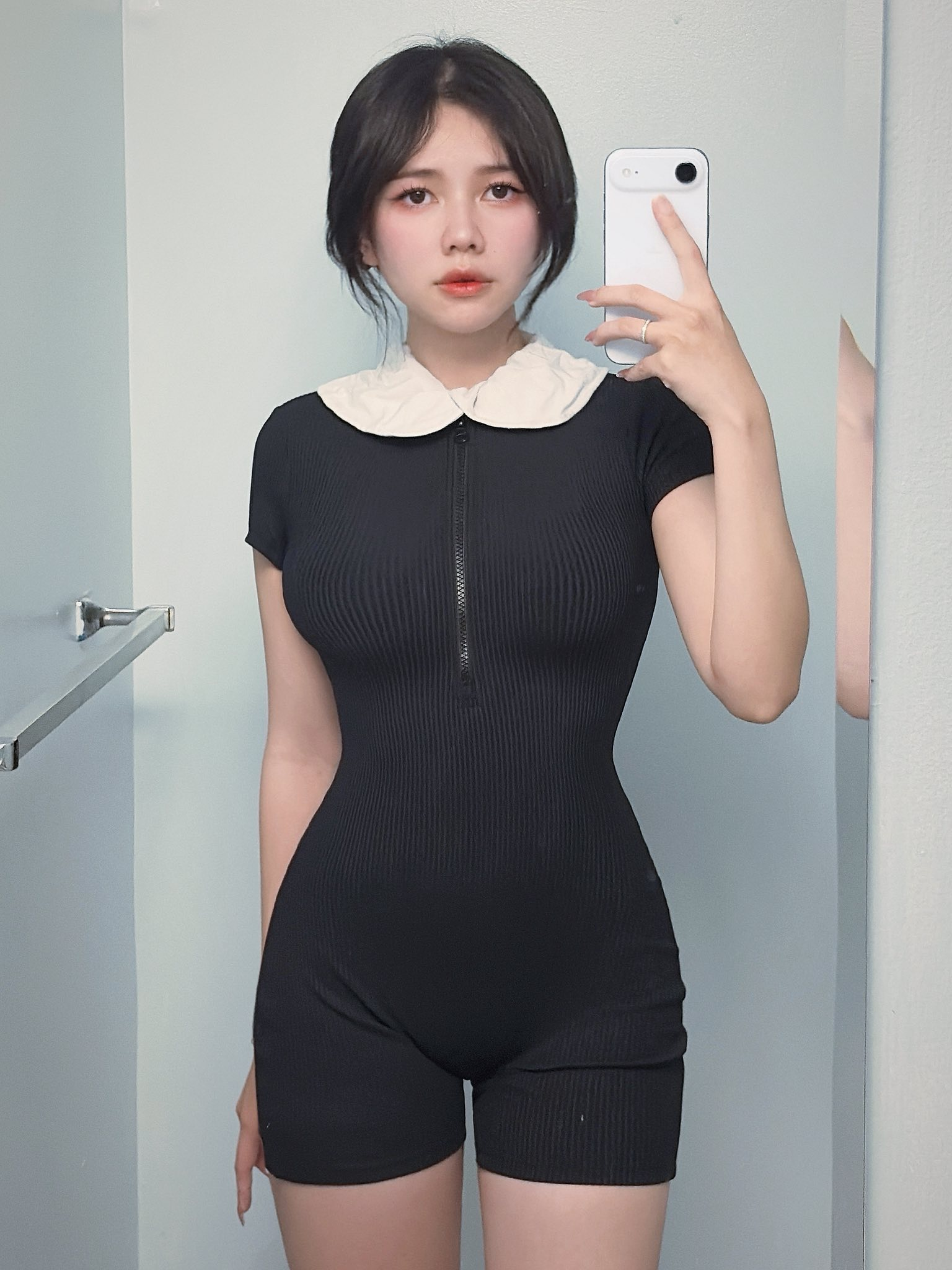 photo-1762327866149 photo-1762327866149