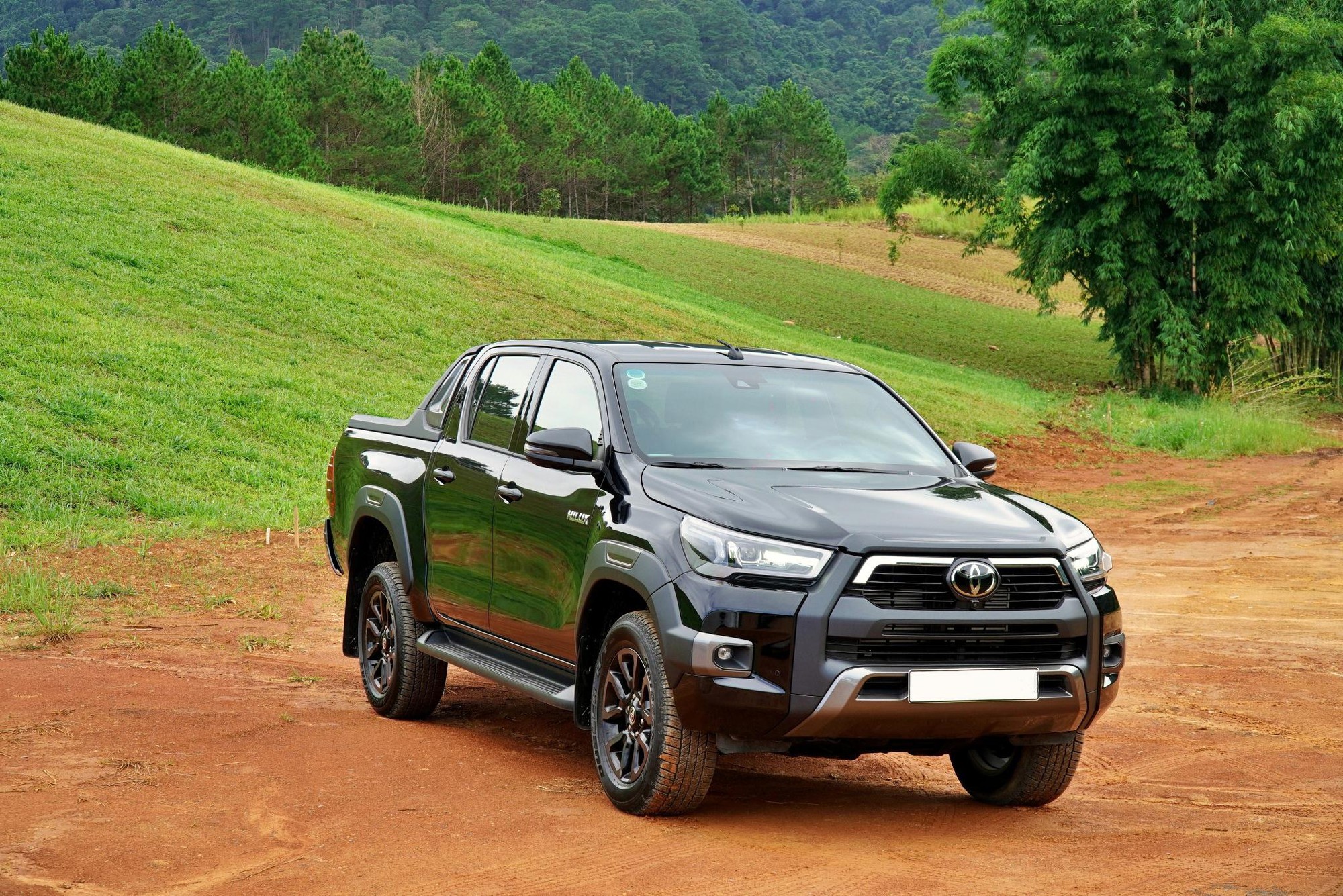 Toyota Hilux “khuấy đảo” giải đua xe ô tô địa hình lớn nhất Việt Nam năm 2025- Ảnh 5.