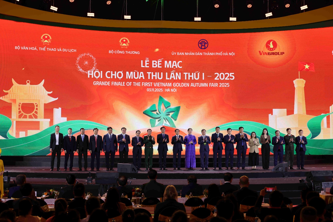 Hội chợ Mùa Thu lần thứ nhất - 2025: Đón hơn 1 triệu khách, 5.000 tỷ đồng giao dịch- Ảnh 4.