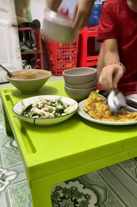 Nuôi 2 con với 3 triệu/tháng - bữa cơm 30k vẫn đủ 3 món: Mẹ đơn thân tiết lộ bí quyết ai cũng nể- Ảnh 5. Nuôi 2 con với 3 triệu/tháng - bữa cơm 30k vẫn đủ 3 món: Mẹ đơn thân tiết lộ bí quyết ai cũng nể- Ảnh 5.