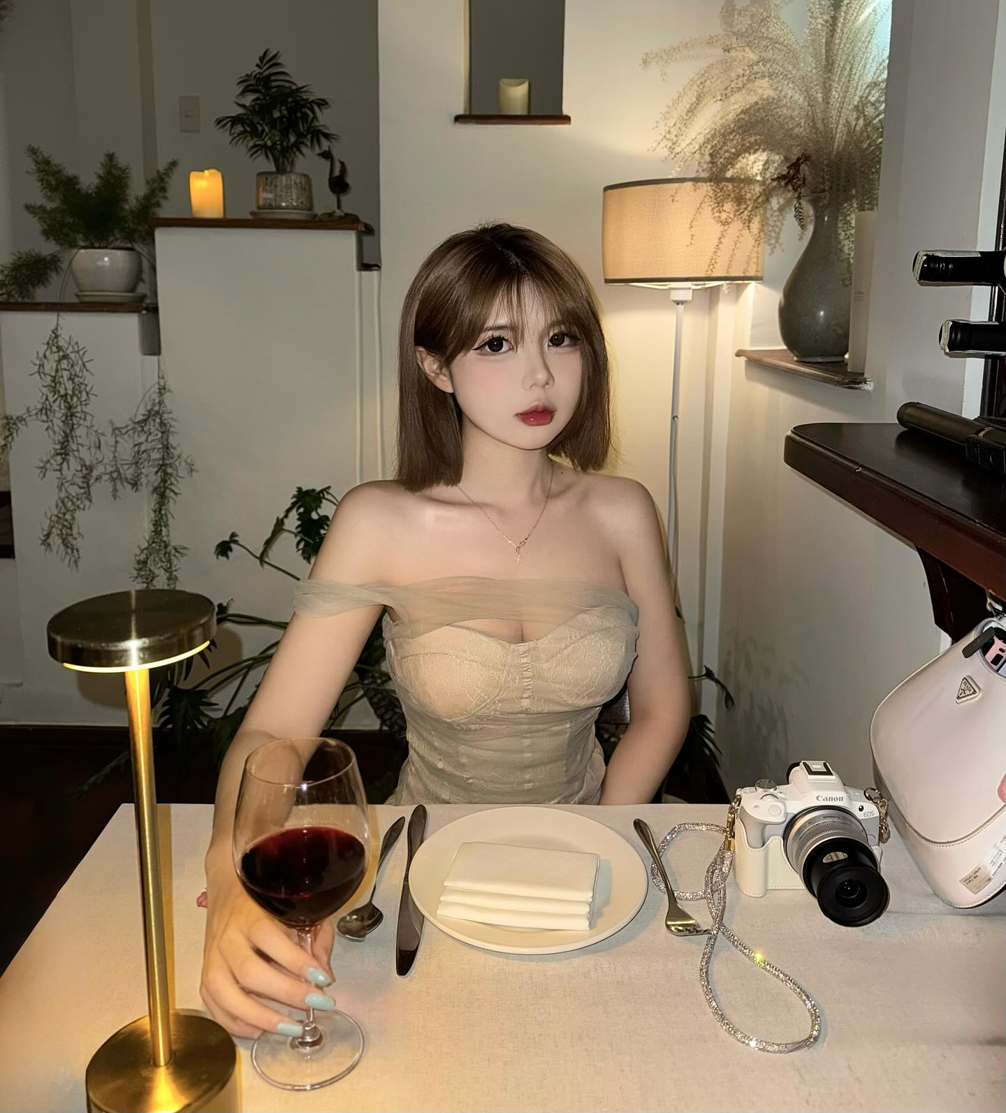 photo-1762397721625 photo-1762397721625