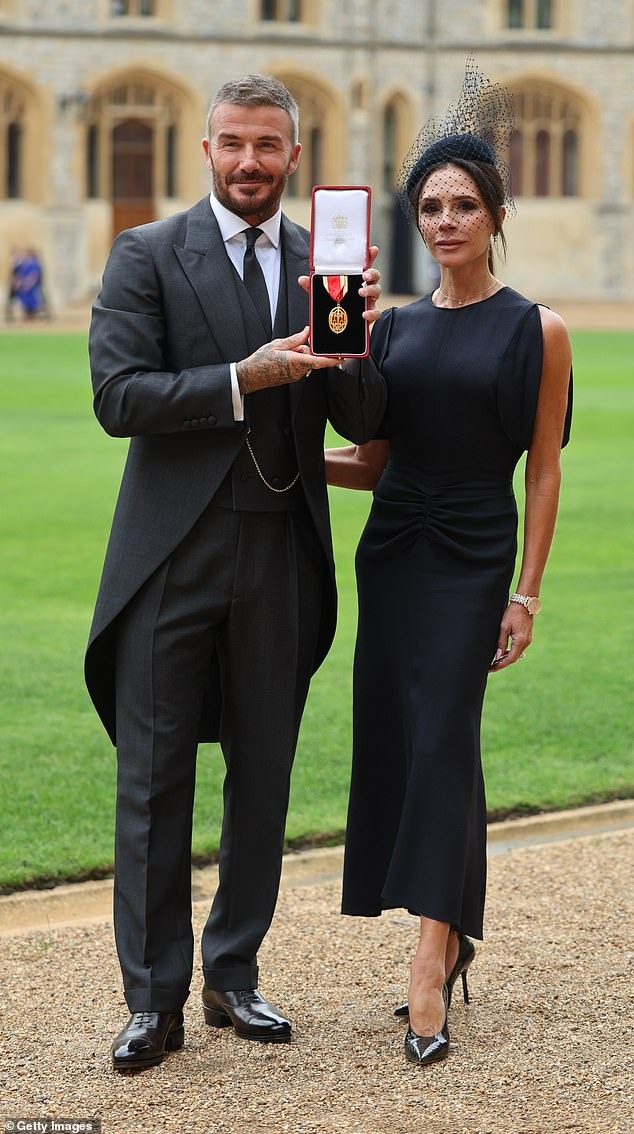 Chiến dịch phong tước hoàn hảo của David Beckham: Kéo dài hơn 1 thập kỷ, phản bội cả hoàng tử Harry?- Ảnh 1. Chiến dịch phong tước hoàn hảo của David Beckham: Kéo dài hơn 1 thập kỷ, phản bội cả hoàng tử Harry?- Ảnh 1.