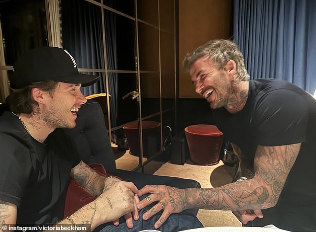 Sự im lặng rợn người của cậu cả nhà Beckham, rốt cuộc mâu thuẫn của con trai với bố có thể sâu đến đâu?- Ảnh 3. Sự im lặng rợn người của cậu cả nhà Beckham, rốt cuộc mâu thuẫn của con trai với bố có thể sâu đến đâu?- Ảnh 3.