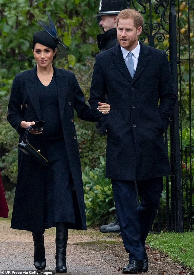 Chiến dịch phong tước hoàn hảo của David Beckham: Kéo dài hơn 1 thập kỷ, phản bội cả hoàng tử Harry?- Ảnh 2. Chiến dịch phong tước hoàn hảo của David Beckham: Kéo dài hơn 1 thập kỷ, phản bội cả hoàng tử Harry?- Ảnh 2.