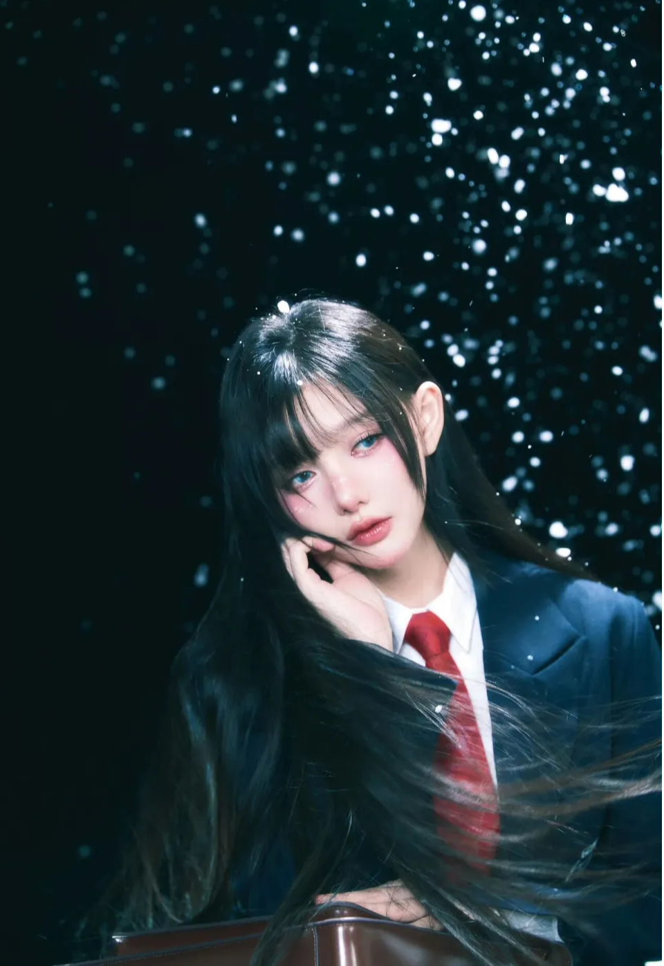 photo-1762499510870 photo-1762499510870