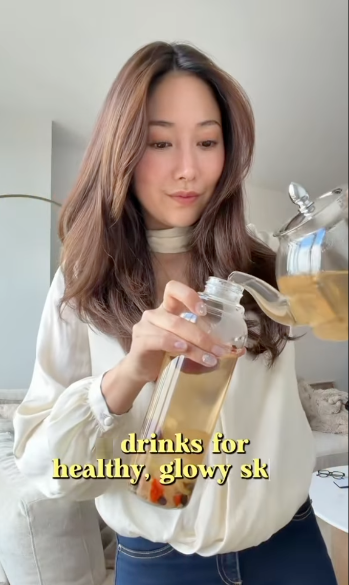 Phụ nữ Hàn "chống già" kiểu tiết kiệm: Uống trà dưỡng nhan từ táo đỏ để tăng sinh collagen, da dẻ sáng mịn- Ảnh 6. Phụ nữ Hàn "chống già" kiểu tiết kiệm: Uống trà dưỡng nhan từ táo đỏ để tăng sinh collagen, da dẻ sáng mịn- Ảnh 6.