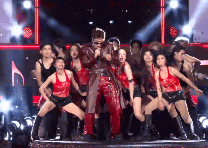 Ca sĩ có tiến trình thăng hạng khủng khiếp nhất showbiz Việt- Ảnh 7. Ca sĩ có tiến trình thăng hạng khủng khiếp nhất showbiz Việt- Ảnh 7.