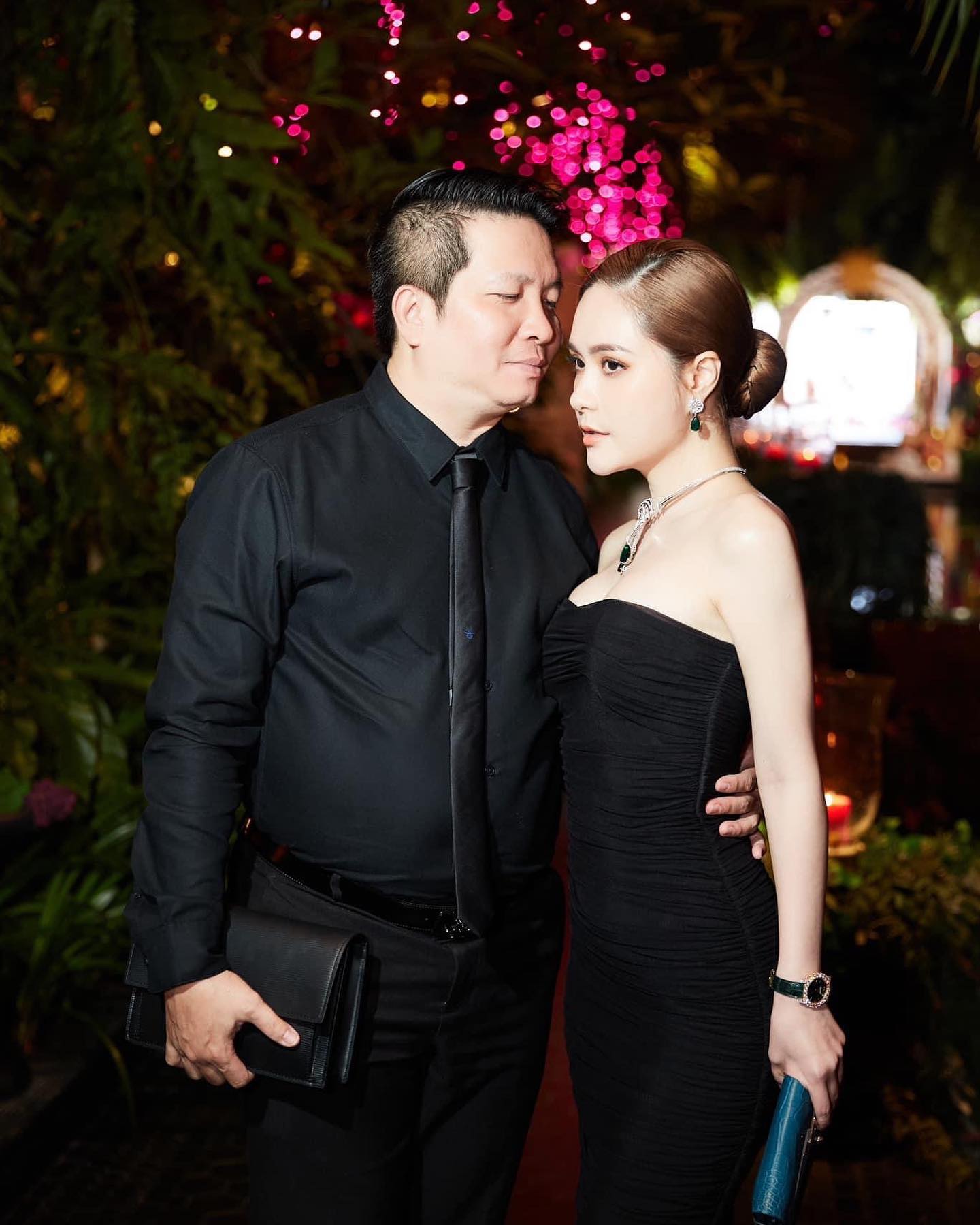 Bay màu danh xưng “nữ đại gia quận 7” của Đoàn Di Băng- Ảnh 22. Bay màu danh xưng “nữ đại gia quận 7” của Đoàn Di Băng- Ảnh 22.