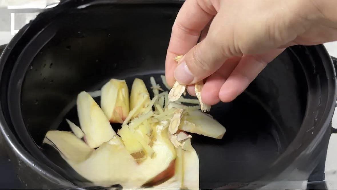 Không ngờ kết hợp 2 nguyên liệu này rồi đun lên lại có thể giúp tôi giảm cân nhanh và chống lạnh thần kỳ!- Ảnh 6. Không ngờ kết hợp 2 nguyên liệu này rồi đun lên lại có thể giúp tôi giảm cân nhanh và chống lạnh thần kỳ!- Ảnh 6.