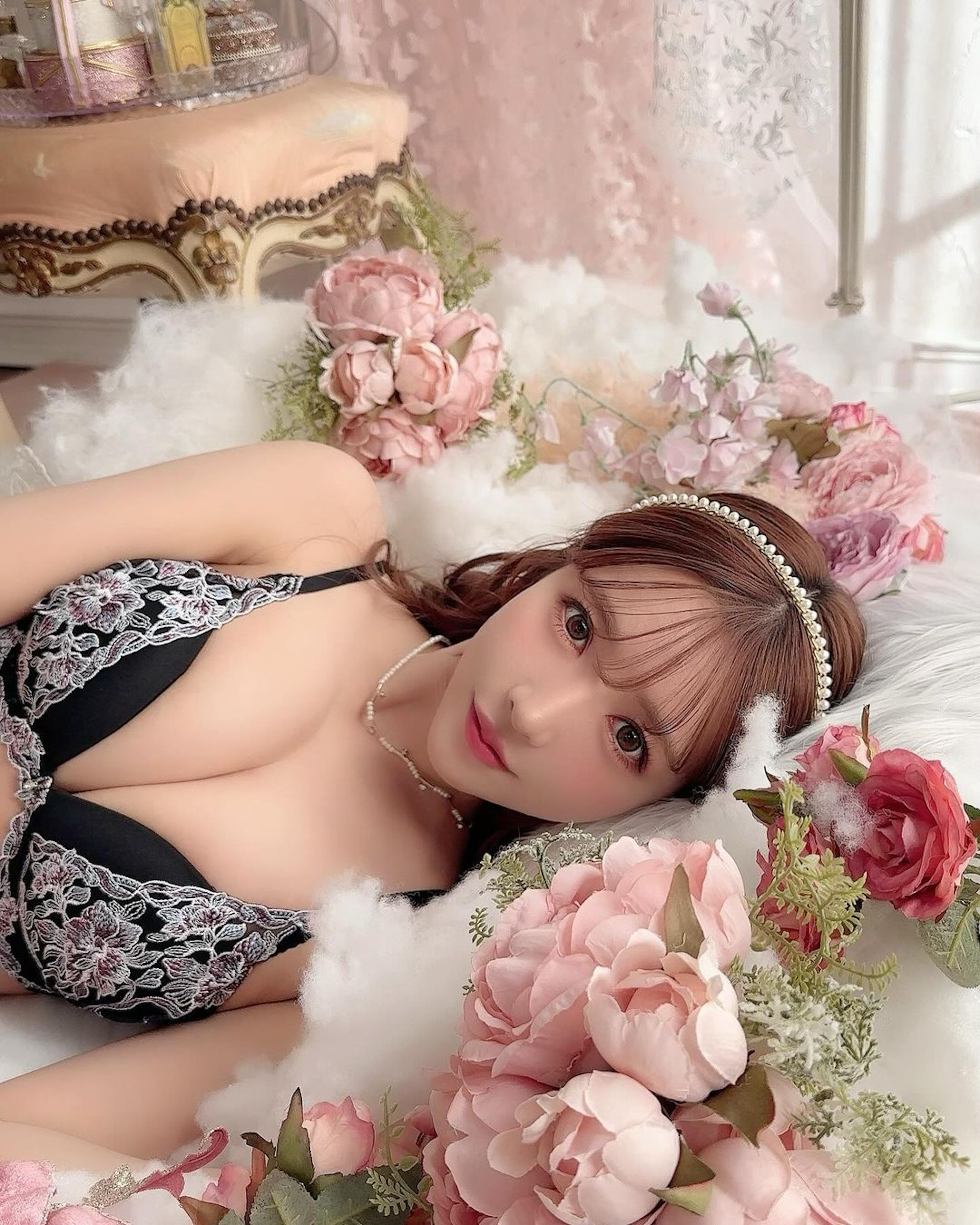 photo-1762487613485 photo-1762487613485