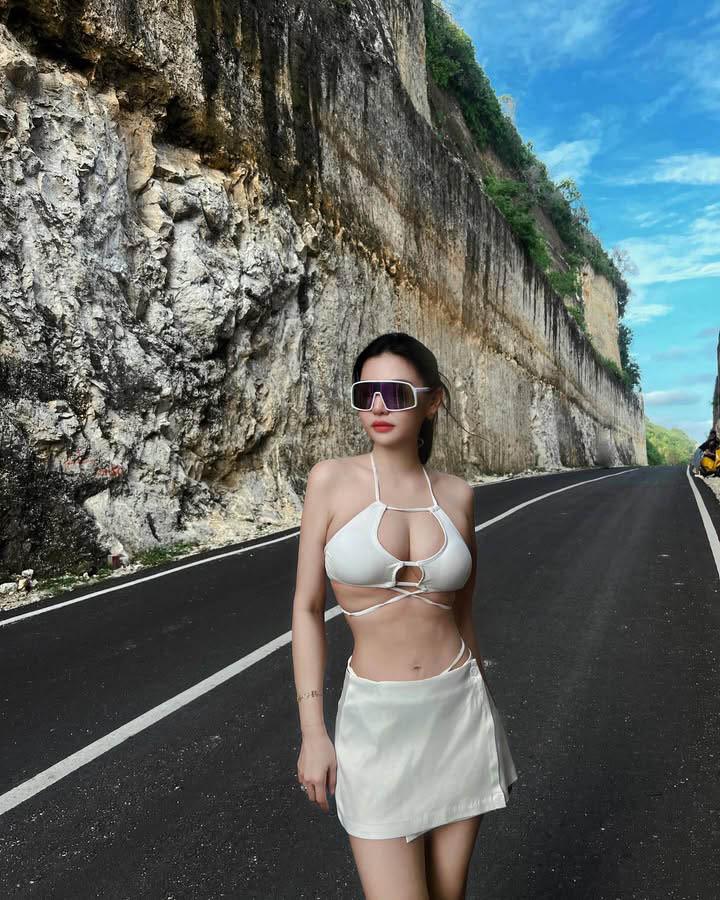 Hot girl vừa xinh đẹp lại giỏi giang khiến cộng đồng mang ngỡ ngàng với “profile” siêu đỉnh- Ảnh 2. Hot girl vừa xinh đẹp lại giỏi giang khiến cộng đồng mang ngỡ ngàng với “profile” siêu đỉnh- Ảnh 2.