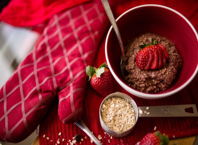 Phụ nữ sau tuổi 40 đừng ăn sáng kiểu này vì dễ tăng cân lắm- Ảnh 1. Phụ nữ sau tuổi 40 đừng ăn sáng kiểu này vì dễ tăng cân lắm- Ảnh 1.