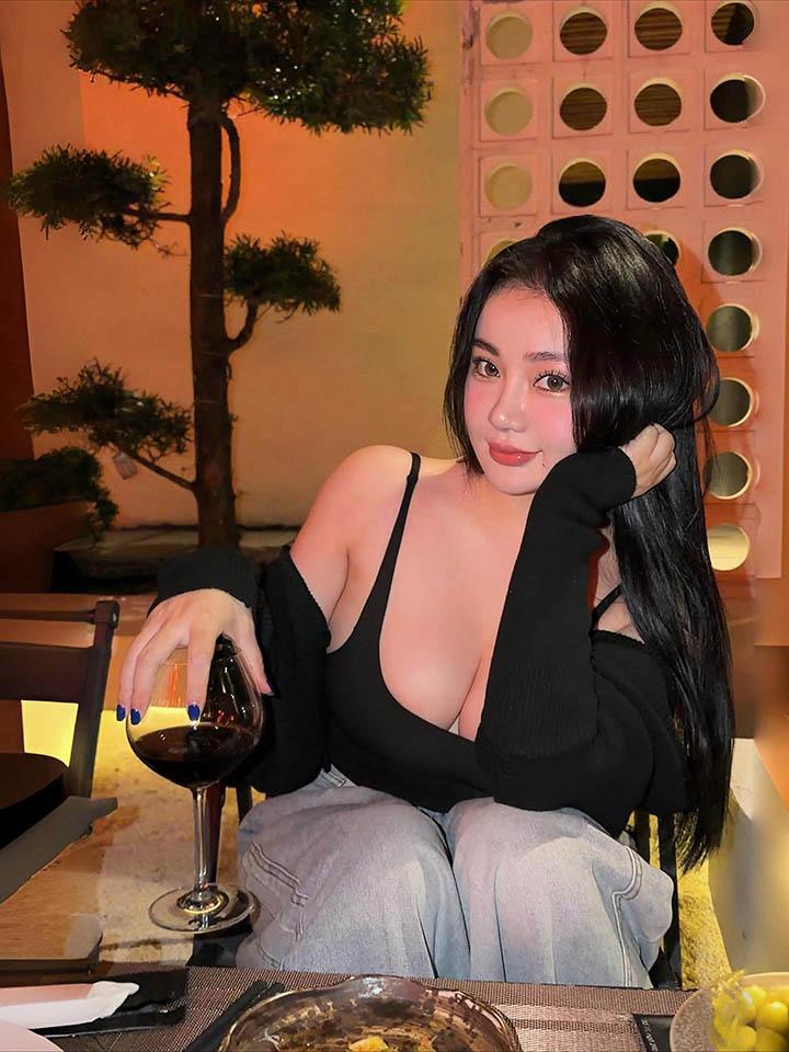 Hot girl khiến cộng đồng mạng mê mẩn với bộ sưu tập bikini- Ảnh 1. Hot girl khiến cộng đồng mạng mê mẩn với bộ sưu tập bikini- Ảnh 1.