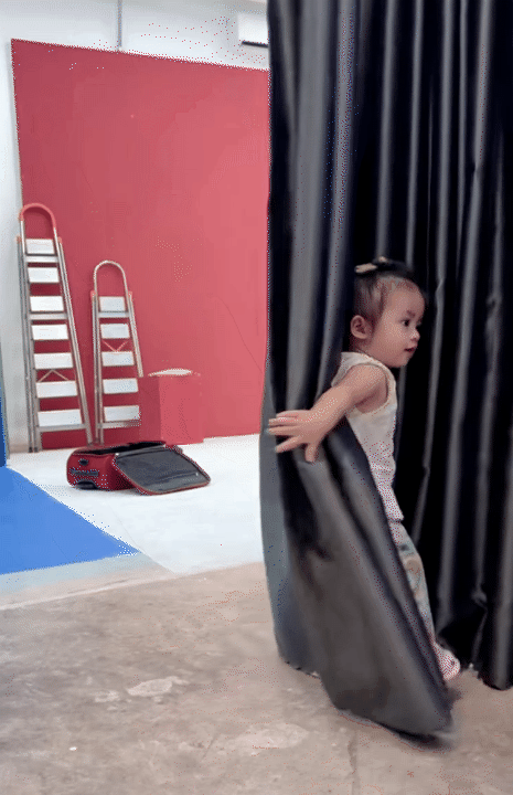 Đẻ con gái như bé út nhà Đông Nhi: Cô nhóc Hannie Đẻ con gái như bé út nhà Đông Nhi: Cô nhóc Hannie