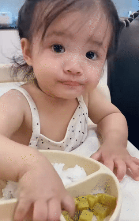 Đẻ con gái như bé út nhà Đông Nhi: Cô nhóc Hannie Đẻ con gái như bé út nhà Đông Nhi: Cô nhóc Hannie