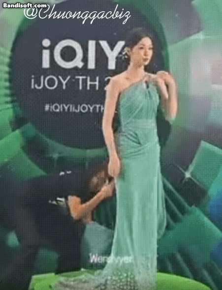 Ai "bê" mỹ nhân này khỏi showbiz hộ cái: Kiêu ngạo không xem ai ra gì, bắt nạt đồng nghiệp giờ phải trả giá- Ảnh 2. Ai "bê" mỹ nhân này khỏi showbiz hộ cái: Kiêu ngạo không xem ai ra gì, bắt nạt đồng nghiệp giờ phải trả giá- Ảnh 2.