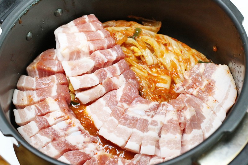 Bữa cơm mùa đông, mua ít thịt ba chỉ về nấu theo cách này ngon lạ bất ngờ, rất đưa vị- Ảnh 3. Bữa cơm mùa đông, mua ít thịt ba chỉ về nấu theo cách này ngon lạ bất ngờ, rất đưa vị- Ảnh 3.