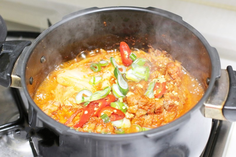 Bữa cơm mùa đông, mua ít thịt ba chỉ về nấu theo cách này ngon lạ bất ngờ, rất đưa vị- Ảnh 6. Bữa cơm mùa đông, mua ít thịt ba chỉ về nấu theo cách này ngon lạ bất ngờ, rất đưa vị- Ảnh 6.