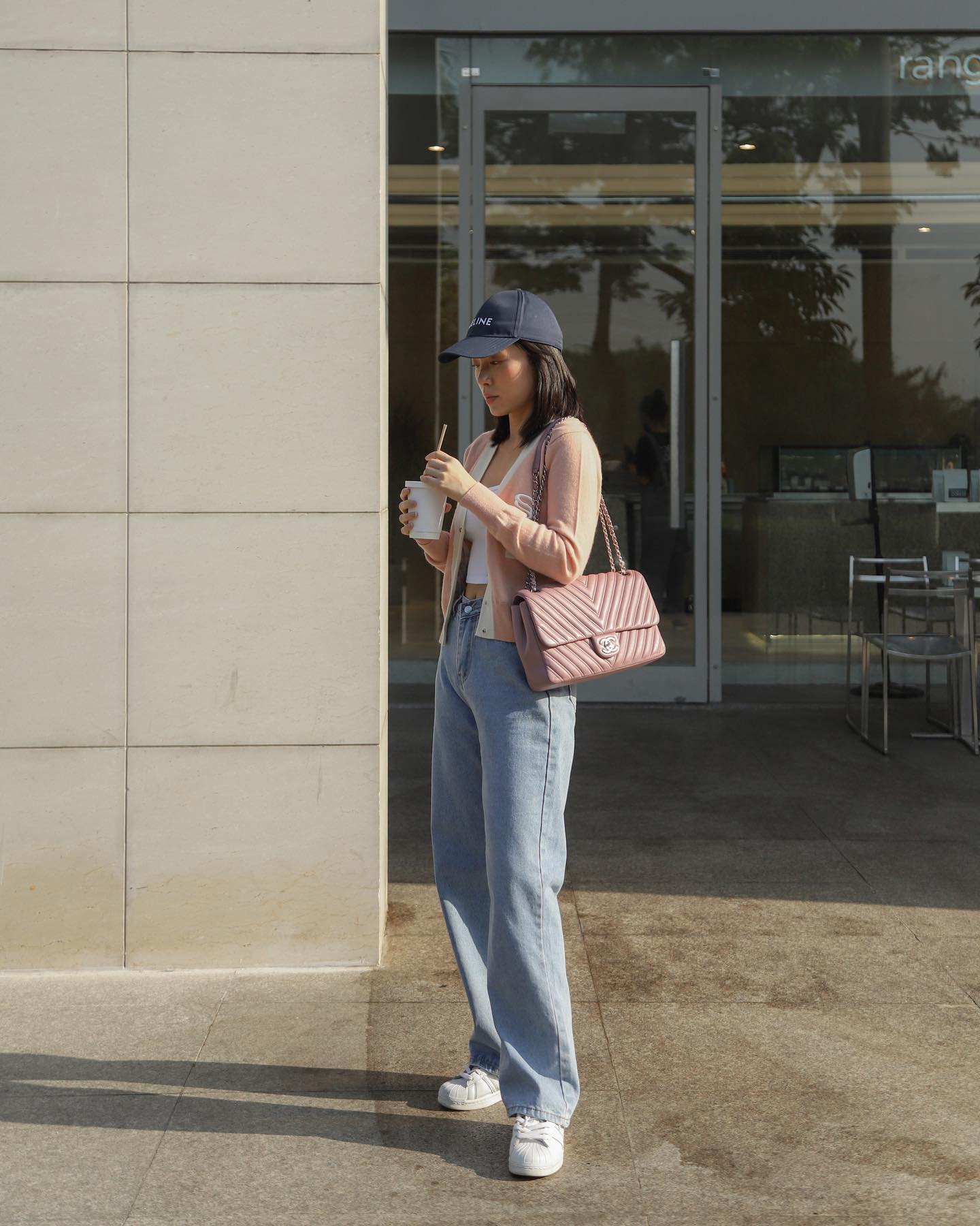 Cao chưa tới 1m60 nhưng Lê Hà Trúc vẫn hack dáng siêu đỉnh khi đi giày bệt, tất cả là nhờ 4 kiểu trang phục- Ảnh 6.