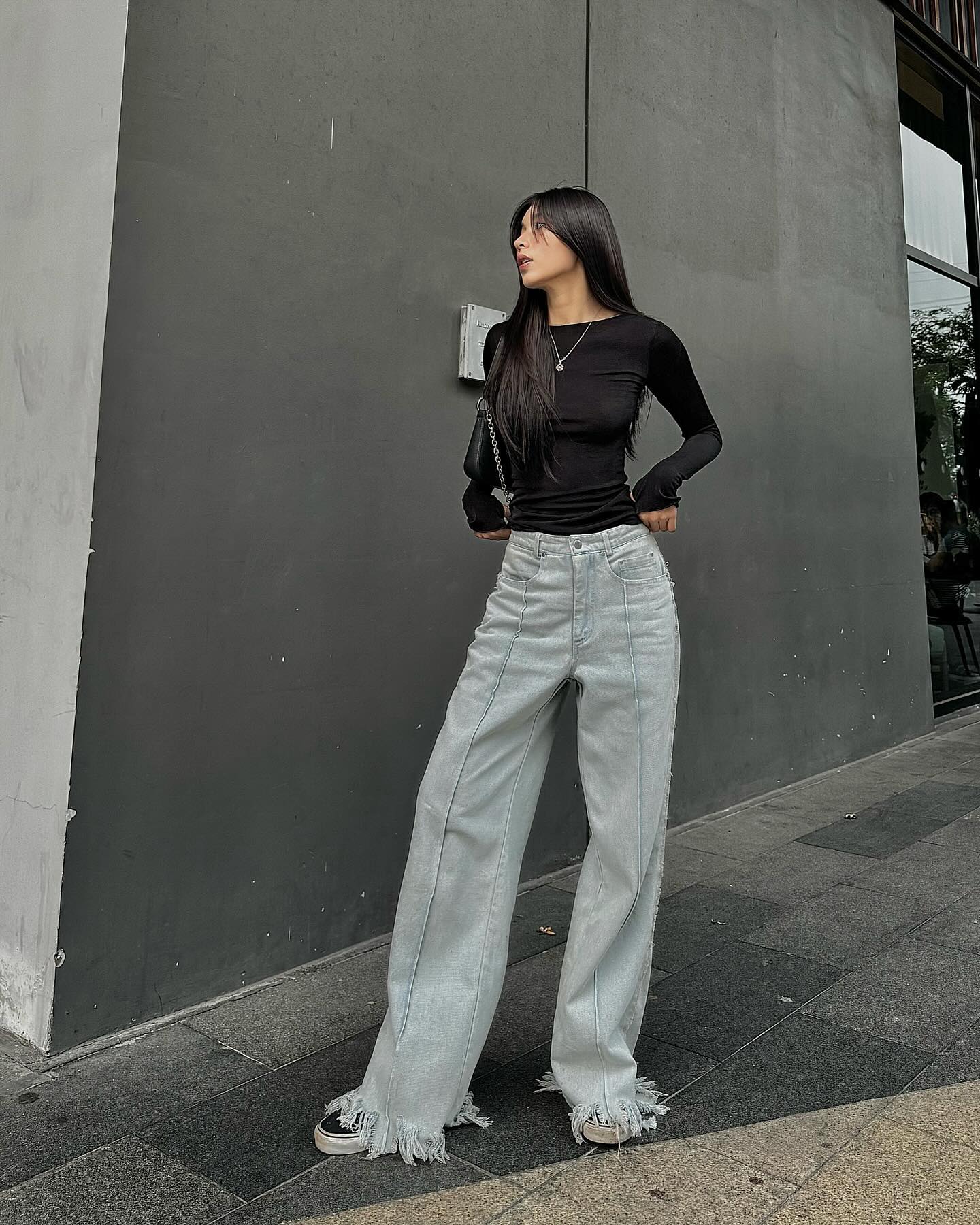 4 kiểu quần jeans đẹp trường tồn trong tủ đồ của mỹ nhân Việt: Vừa trẻ vừa sang, mặc quanh năm không thấy chán- Ảnh 8.