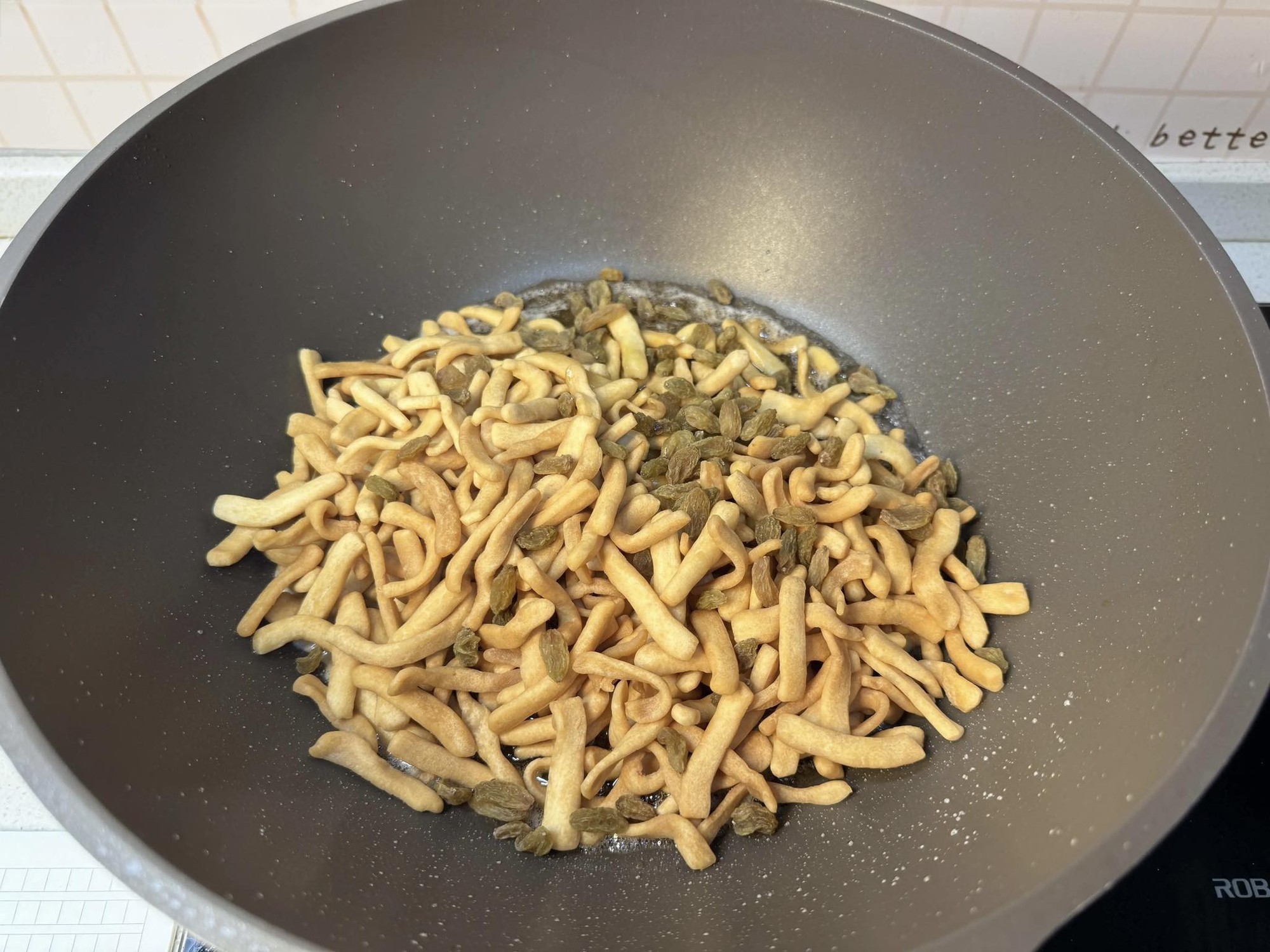 2 quả trứng gà trộn với 1 bát bột mì làm thành món bánh nhâm nhi ngày đông cực ngon được cả nhà yêu thích- Ảnh 6. 2 quả trứng gà trộn với 1 bát bột mì làm thành món bánh nhâm nhi ngày đông cực ngon được cả nhà yêu thích- Ảnh 6.