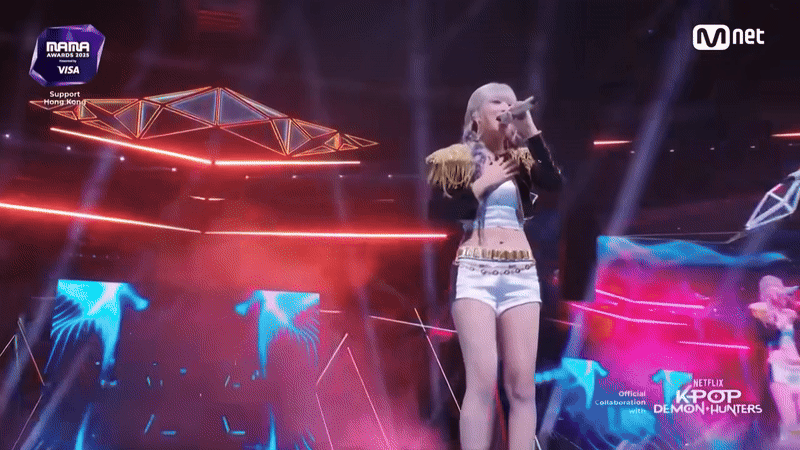 Ai cứu giọng hát chói tai của nữ thần Kpop này với!- Ảnh 2.