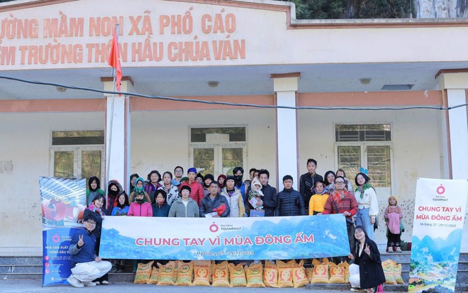 Ống đồng Toàn Phát "Chung tay vì mùa đông ấm" thắp lửa yêu thương tại Tuyên Quang- Ảnh 1.