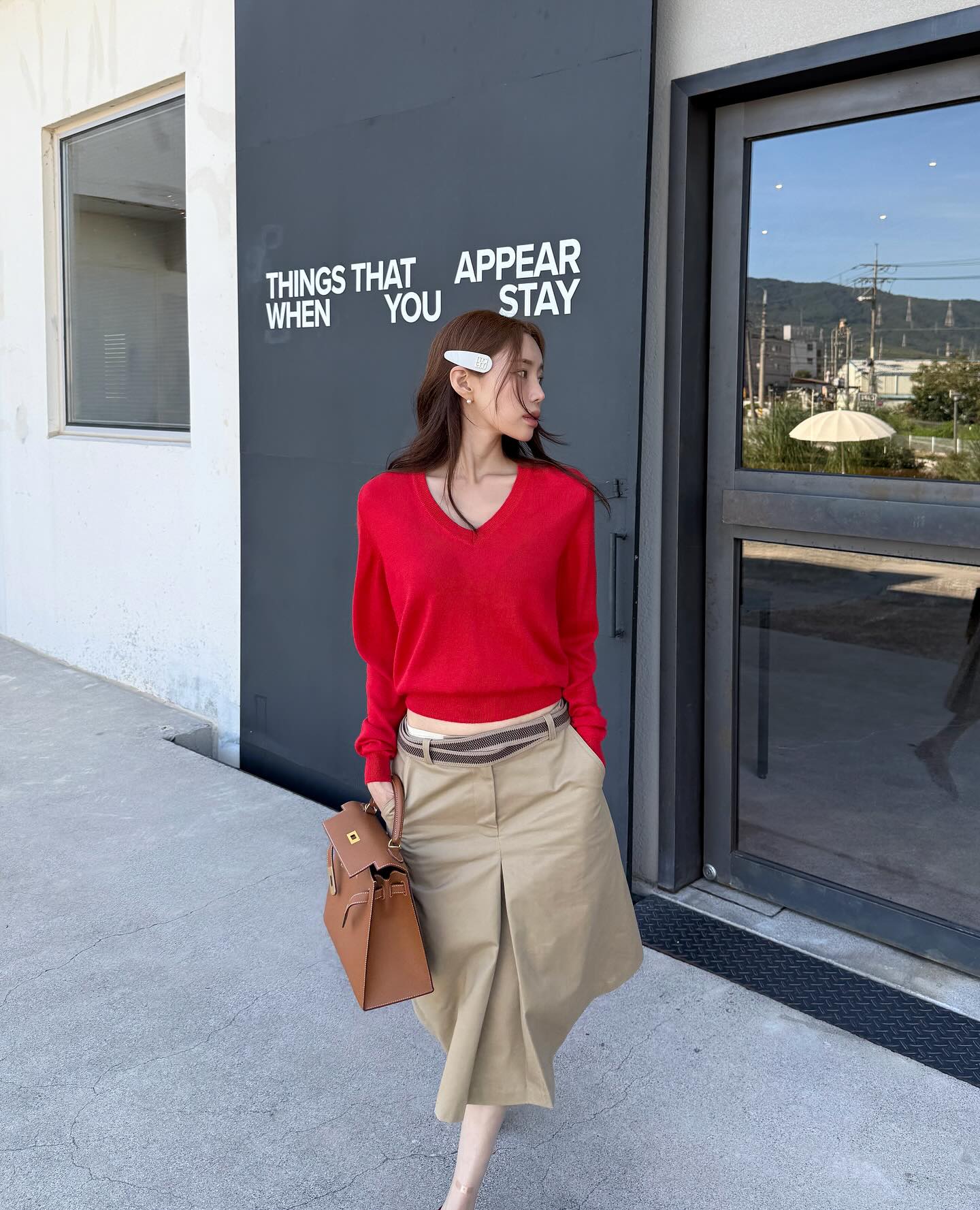 5 tông màu trang phục tôn da tốt nhất, mặc lên còn rất sang thì ai cũng phải có- Ảnh 3. 5 tông màu trang phục tôn da tốt nhất, mặc lên còn rất sang thì ai cũng phải có- Ảnh 3.