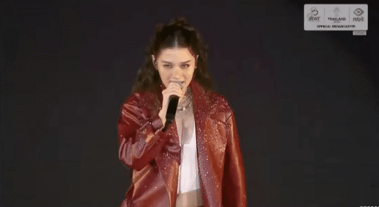 Nữ ca sĩ hát mở màn khai mạc SEA Games 2025 lên tiếng sau khi bị phát hiện hát nhép- Ảnh 2.