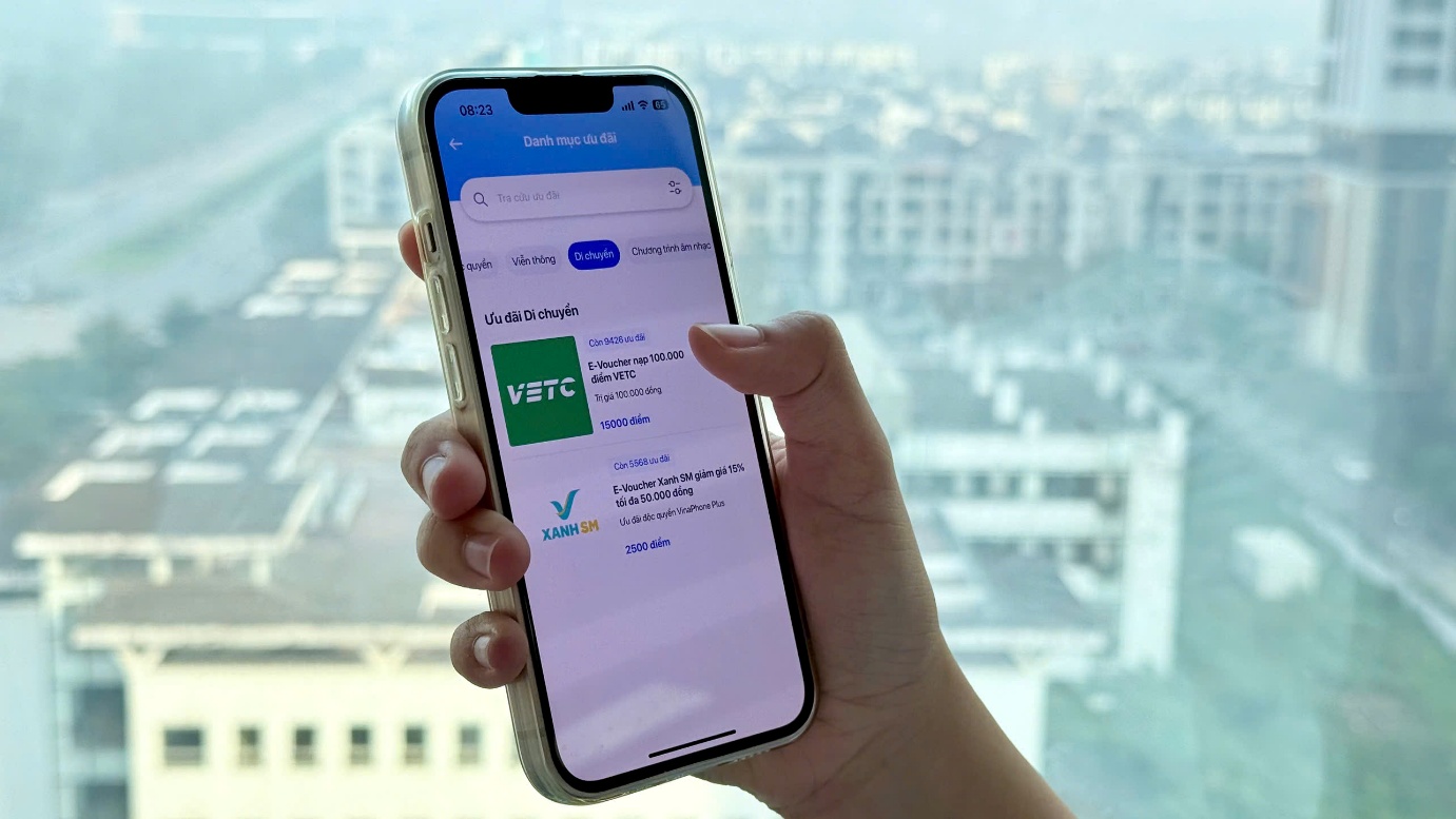 VinaPhone Plus chơi lớn cuối năm: Giảm 15% Xanh SM, tặng đến 400.000 đồng phí VETC – đi chill nhẹ ví!- Ảnh 1.