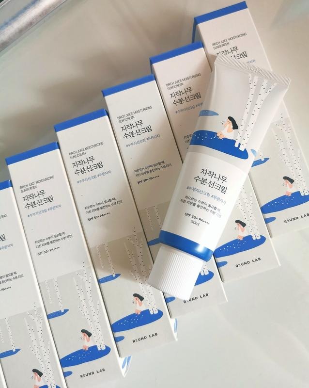 4 kem chống nắng phá đảo doanh số Olive Young 2025: Mỏng nhẹ, ráo mịn, chị em toàn cầu mê tít- Ảnh 2. 4 kem chống nắng phá đảo doanh số Olive Young 2025: Mỏng nhẹ, ráo mịn, chị em toàn cầu mê tít- Ảnh 2.