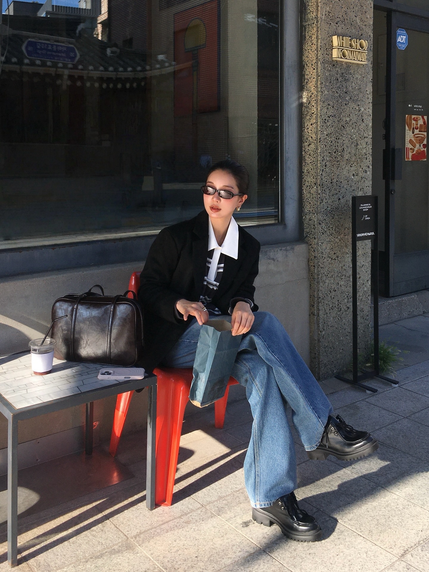 5 cách diện đồ hack tuổi không bao giờ sai, ai mặc cũng đẹp- Ảnh 2. 5 cách diện đồ hack tuổi không bao giờ sai, ai mặc cũng đẹp- Ảnh 2.