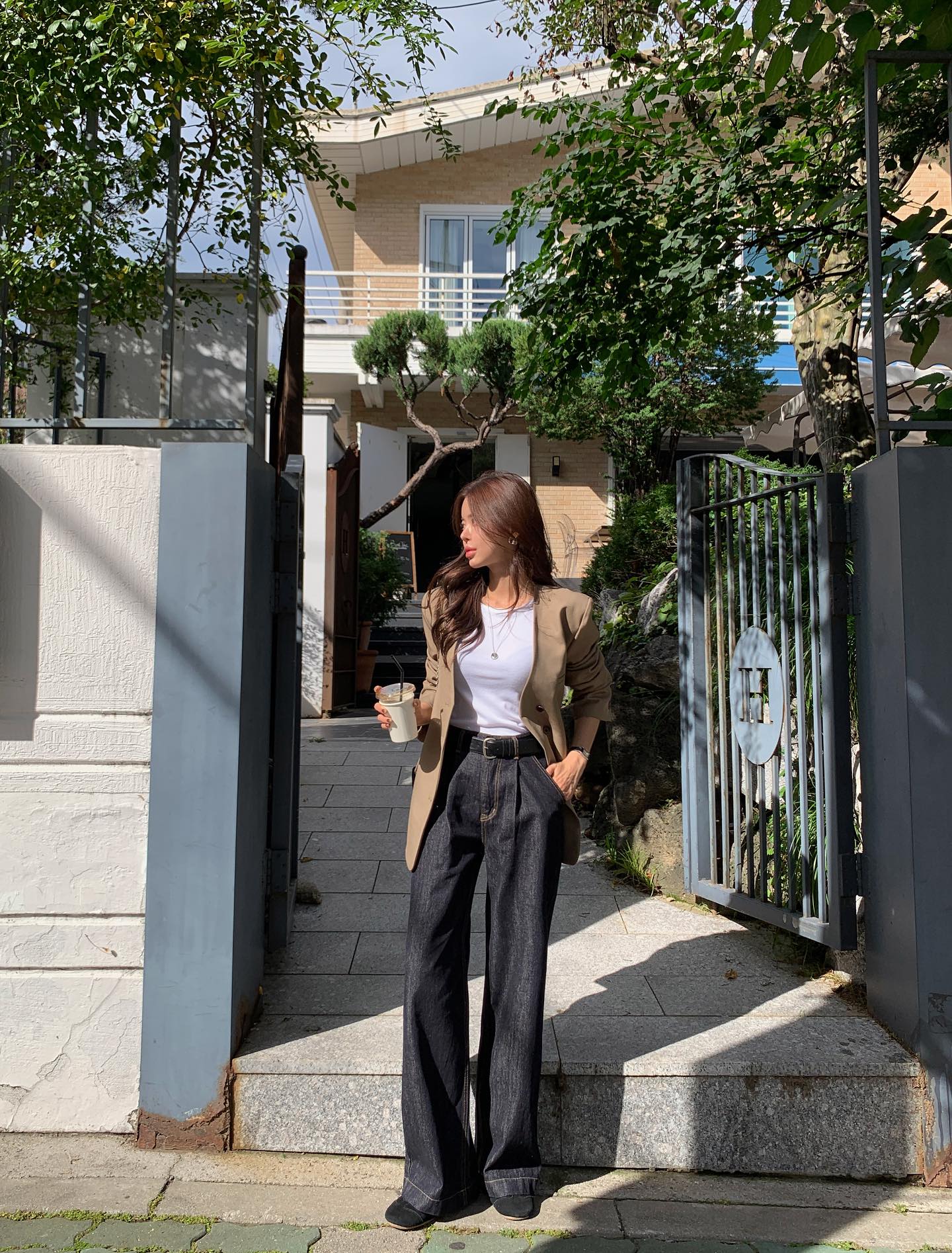 4 mẫu quần công sở giúp bạn mặc đẹp suốt năm 2026- Ảnh 4.