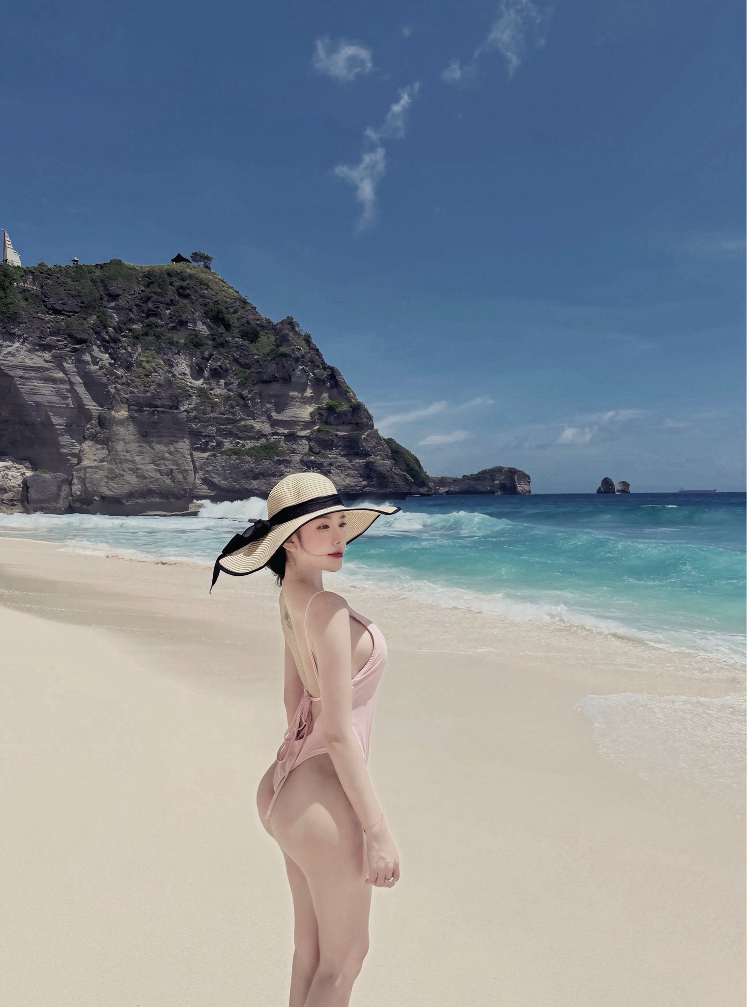 photo-1765437332101 photo-1765437332101