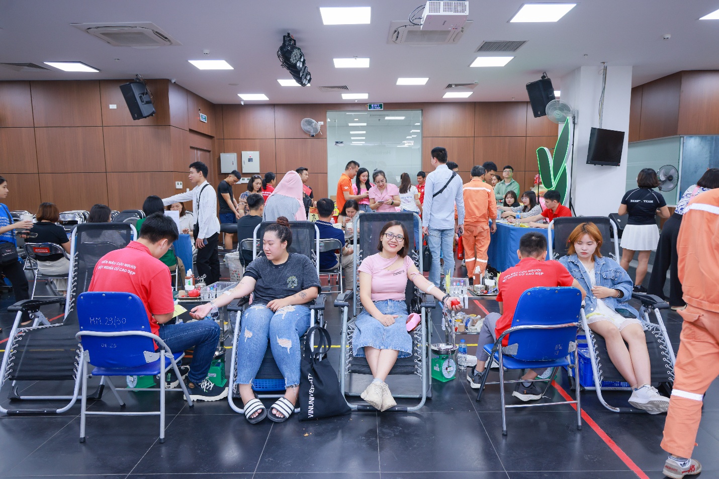 Herbalife Việt Nam được trao giải thưởng Trách Nhiệm Xã Hội Doanh Nghiệp của AmCham lần thứ 8 liên tiếp- Ảnh 5. Herbalife Việt Nam được trao giải thưởng Trách Nhiệm Xã Hội Doanh Nghiệp của AmCham lần thứ 8 liên tiếp- Ảnh 5.