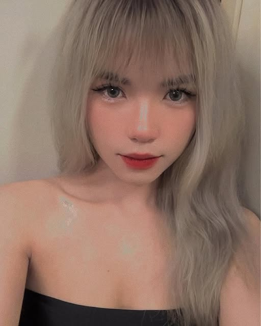 photo-1765438818747 photo-1765438818747