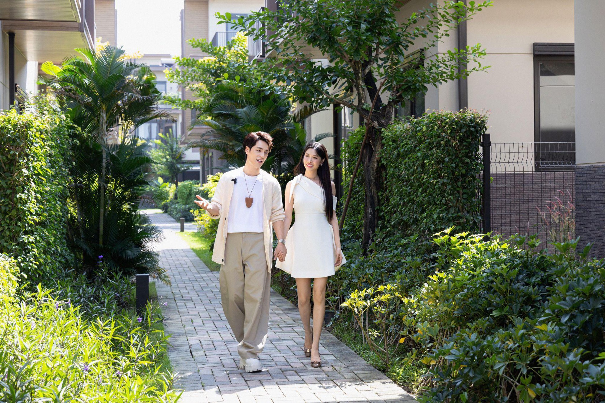 Vợ chồng Đăng Khôi tìm thấy “điểm dừng hạnh phúc” tại Izumi City- Ảnh 3. Vợ chồng Đăng Khôi tìm thấy “điểm dừng hạnh phúc” tại Izumi City- Ảnh 3.