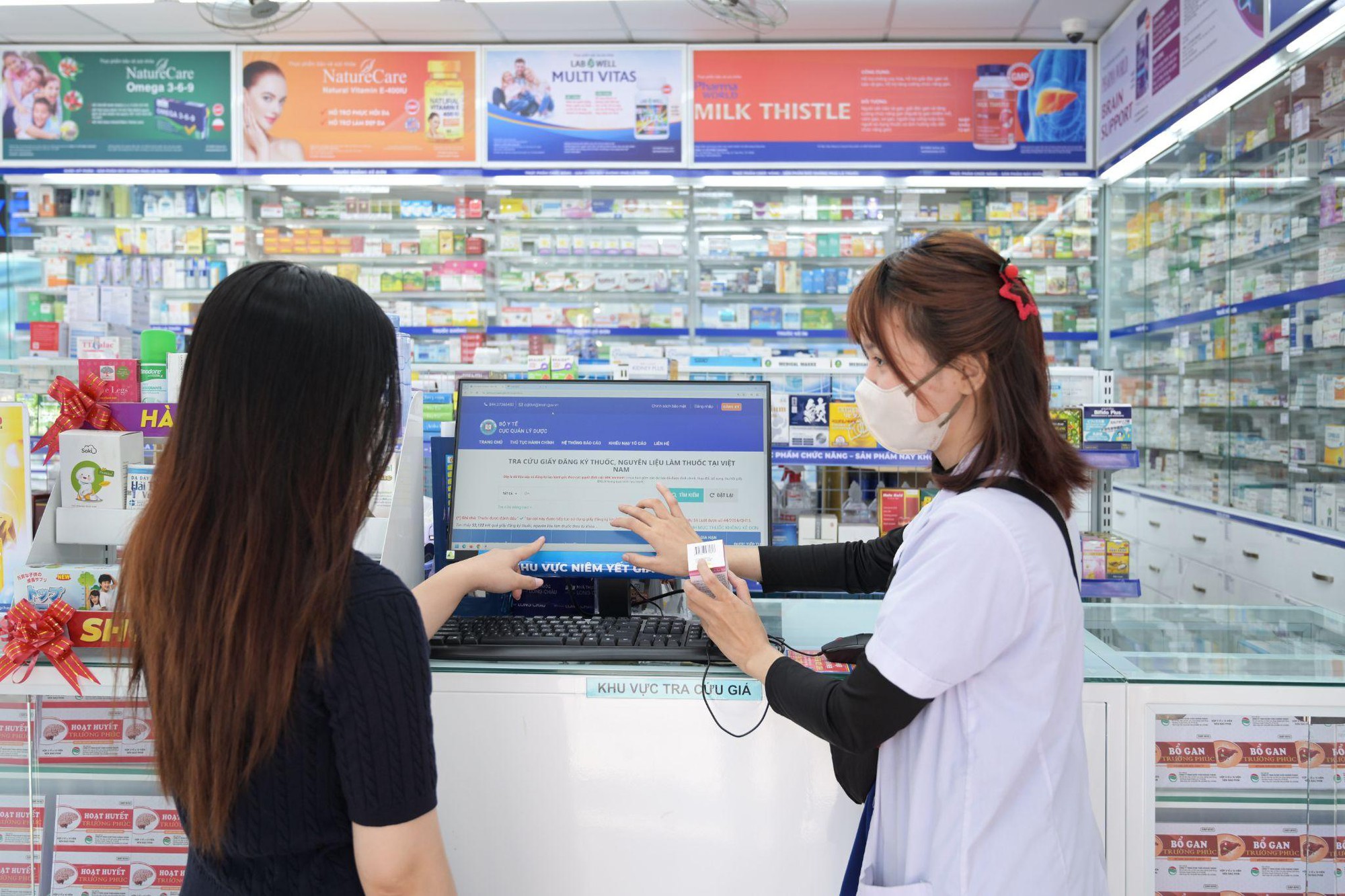 Gần khách hàng để phục vụ tốt hơn: Long Châu góp phần đồng hành chăm sóc sức khỏe hơn 33 triệu người- Ảnh 4. Gần khách hàng để phục vụ tốt hơn: Long Châu góp phần đồng hành chăm sóc sức khỏe hơn 33 triệu người- Ảnh 4.