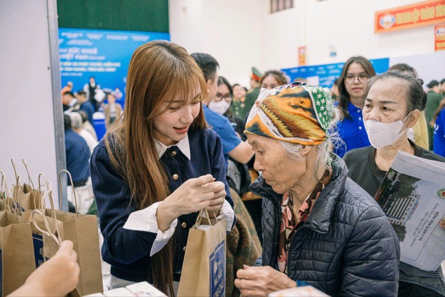 Hành trình lặng lẽ góp phần chăm sóc sức khỏe hơn 33 triệu người Việt Nam- Ảnh 4. Hành trình lặng lẽ góp phần chăm sóc sức khỏe hơn 33 triệu người Việt Nam- Ảnh 4.