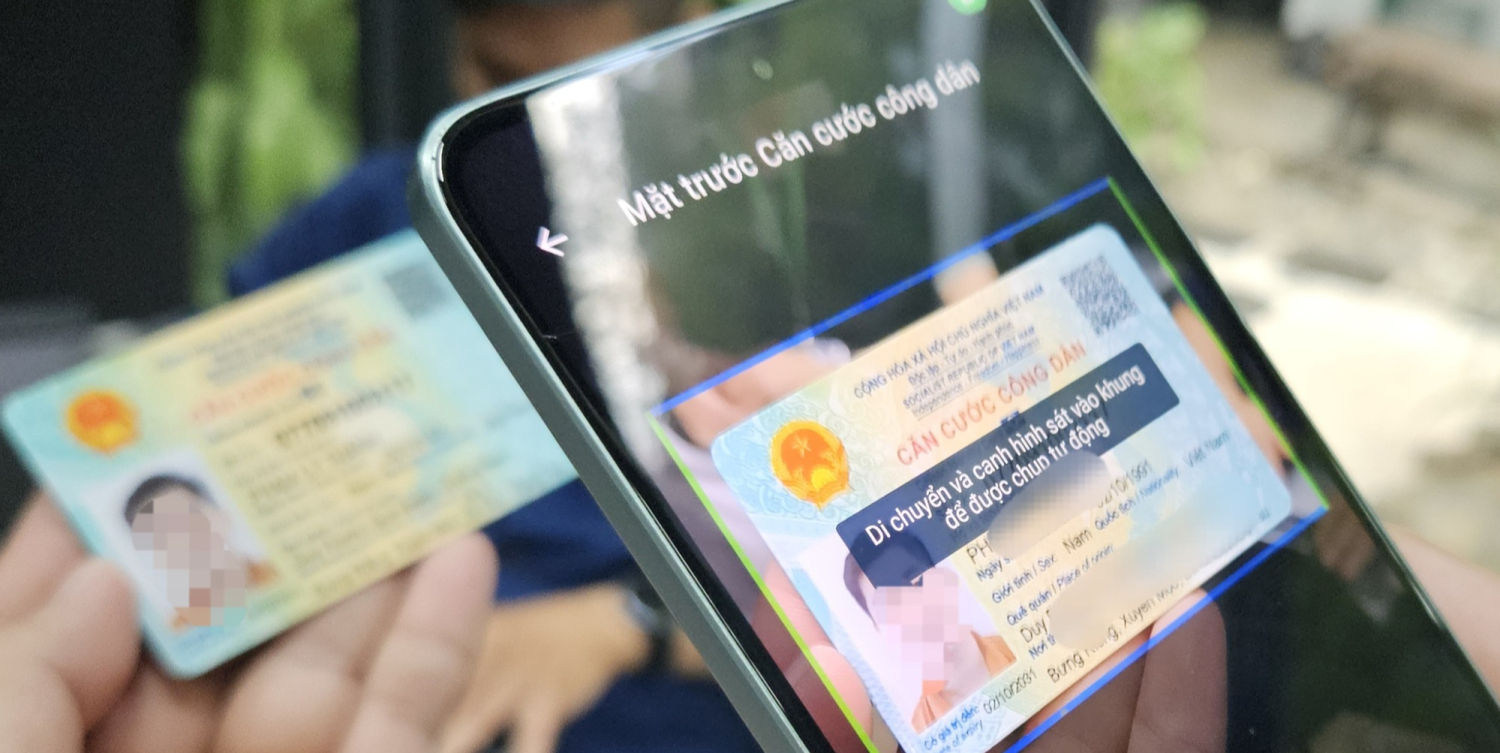 3 độ tuổi bắt buộc đổi CCCD gấp trong năm 2025, chậm trễ sẽ bị phạt tiền và "đóng băng" tài khoản ngân hàng- Ảnh 1. 3 độ tuổi bắt buộc đổi CCCD gấp trong năm 2025, chậm trễ sẽ bị phạt tiền và "đóng băng" tài khoản ngân hàng- Ảnh 1.