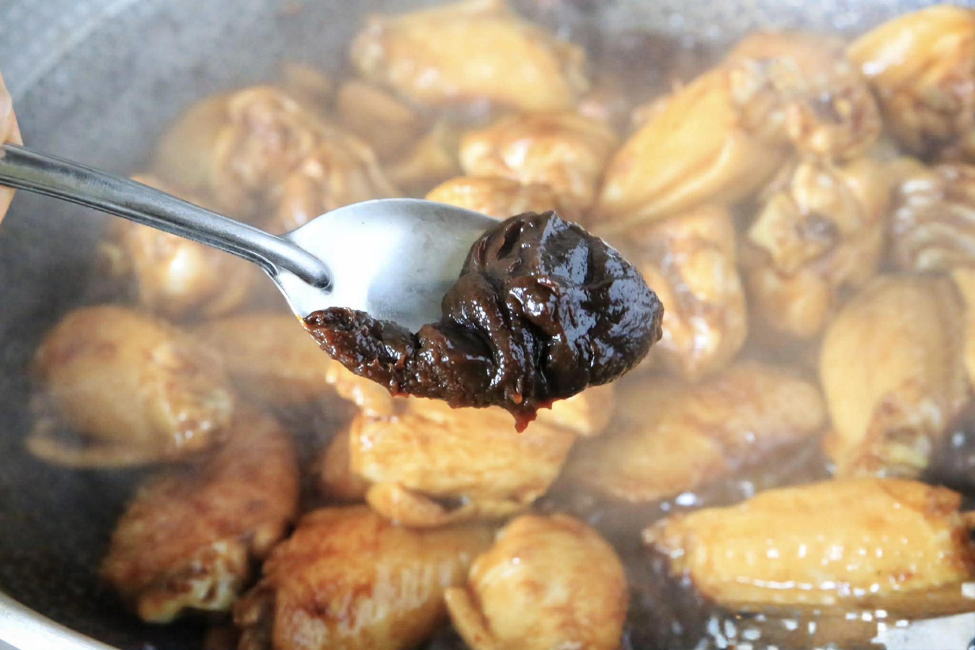 99% mọi người chưa từng nấu thịt gà theo cách này: Thử ngay vì mềm ngon, nước sốt trộn với thì cơm tuyệt vị- Ảnh 6. 99% mọi người chưa từng nấu thịt gà theo cách này: Thử ngay vì mềm ngon, nước sốt trộn với thì cơm tuyệt vị- Ảnh 6.