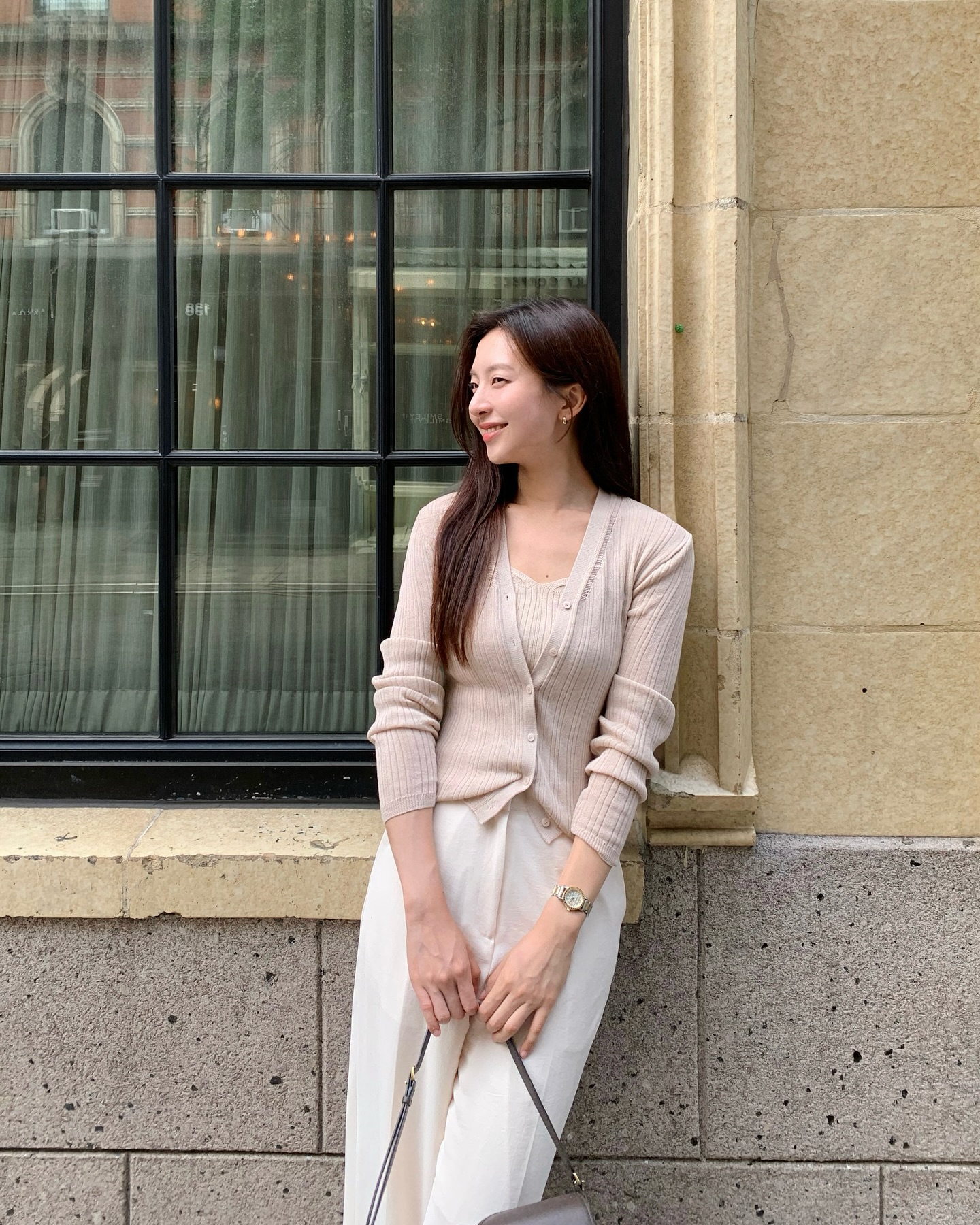 4 mẫu áo len giúp dáng thon thả, như vừa giảm được vài cân- Ảnh 7. 4 mẫu áo len giúp dáng thon thả, như vừa giảm được vài cân- Ảnh 7.