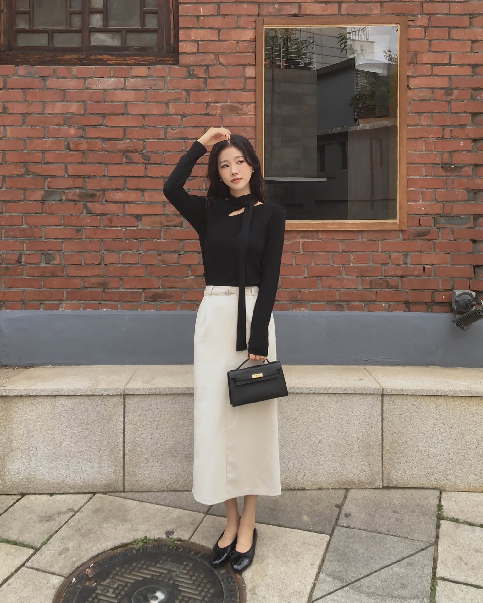 4 công thức mặc chân váy tới công sở trẻ trung, đẹp chuẩn không cần chỉnh- Ảnh 8. 4 công thức mặc chân váy tới công sở trẻ trung, đẹp chuẩn không cần chỉnh- Ảnh 8.