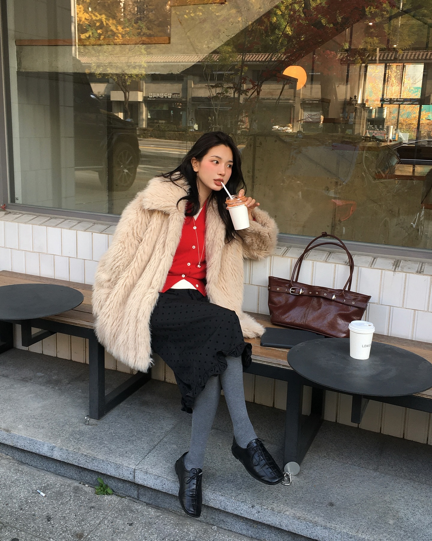 5 mẫu áo khoác tới tận mùa xuân 3 năm nữa mặc vẫn đẹp- Ảnh 11. 5 mẫu áo khoác tới tận mùa xuân 3 năm nữa mặc vẫn đẹp- Ảnh 11.