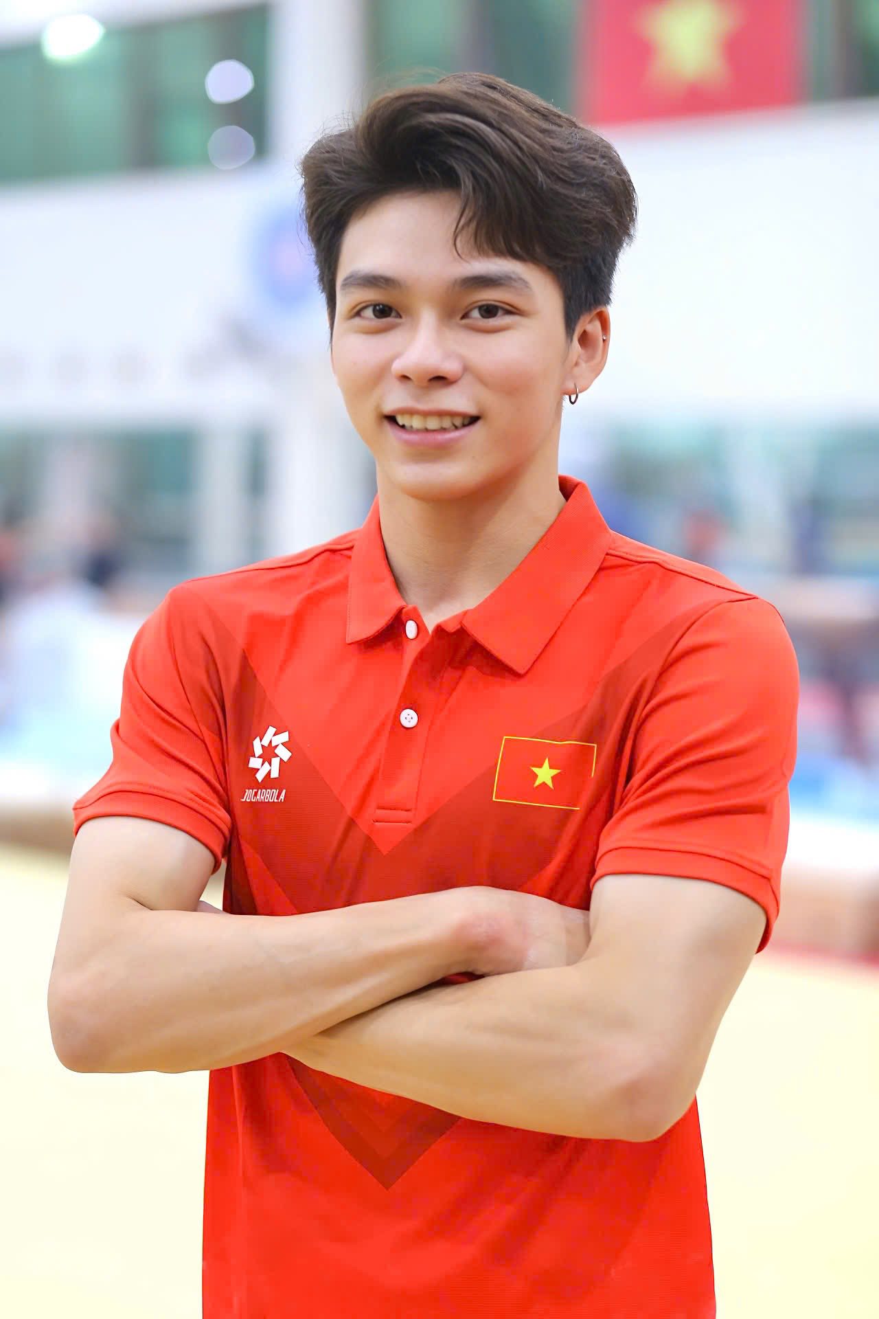 Cận 3 độ vẫn không đeo kính khi thi đấu, hotboy 10x điển trai gây sốt khi giành HCV SEA Games cho Việt Nam- Ảnh 9. Cận 3 độ vẫn không đeo kính khi thi đấu, hotboy 10x điển trai gây sốt khi giành HCV SEA Games cho Việt Nam- Ảnh 9.