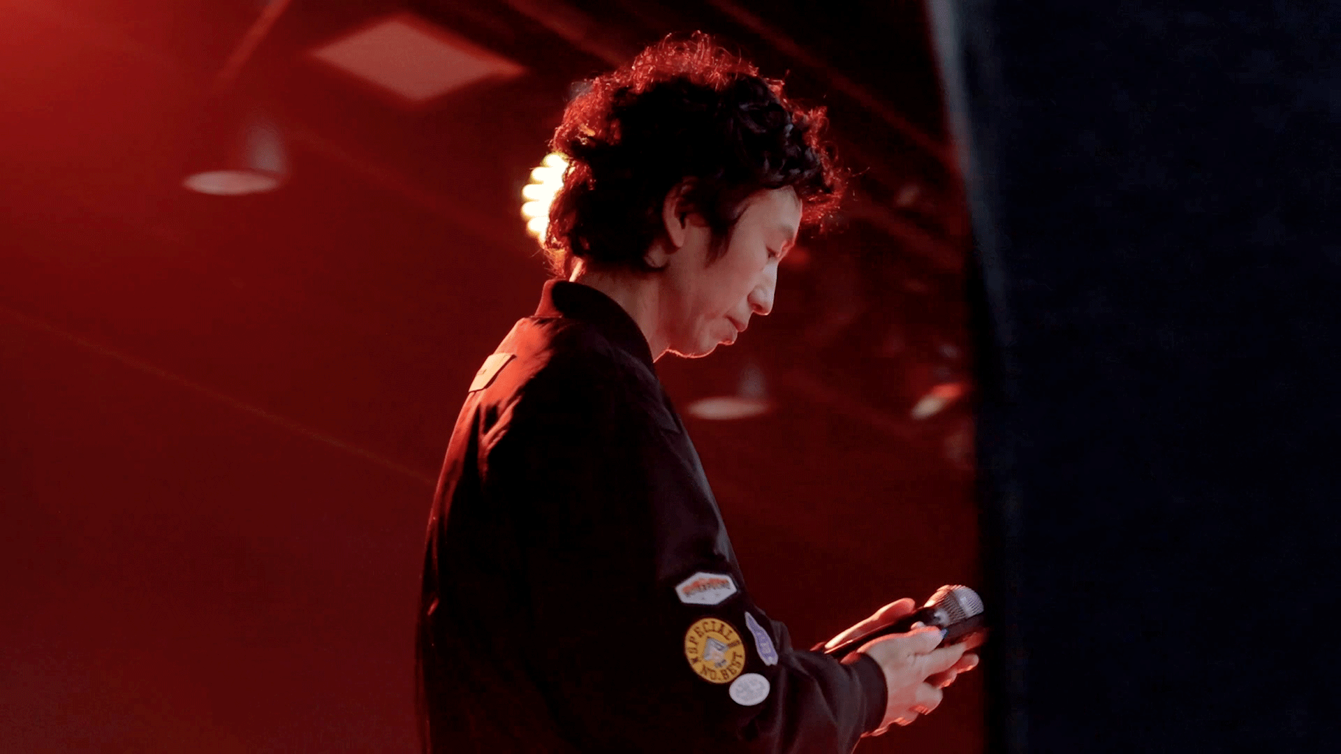 Dấu chấm hết của một hiện tượng: Tổ chức concert bán được 7 vé, khủng hoảng rời showbiz không ai biết- Ảnh 2. Dấu chấm hết của một hiện tượng: Tổ chức concert bán được 7 vé, khủng hoảng rời showbiz không ai biết- Ảnh 2.