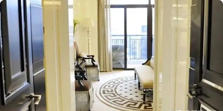 Nhà tôi cứ nghèo dần mà không hiểu vì sao - đến khi phát hiện 3 lỗi lớn ngay cửa ra vào- Ảnh 1. Nhà tôi cứ nghèo dần mà không hiểu vì sao - đến khi phát hiện 3 lỗi lớn ngay cửa ra vào- Ảnh 1.